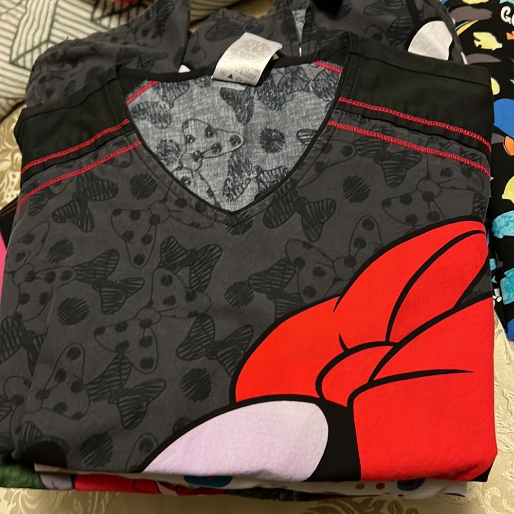 Scrub top - Picture 3 of 16